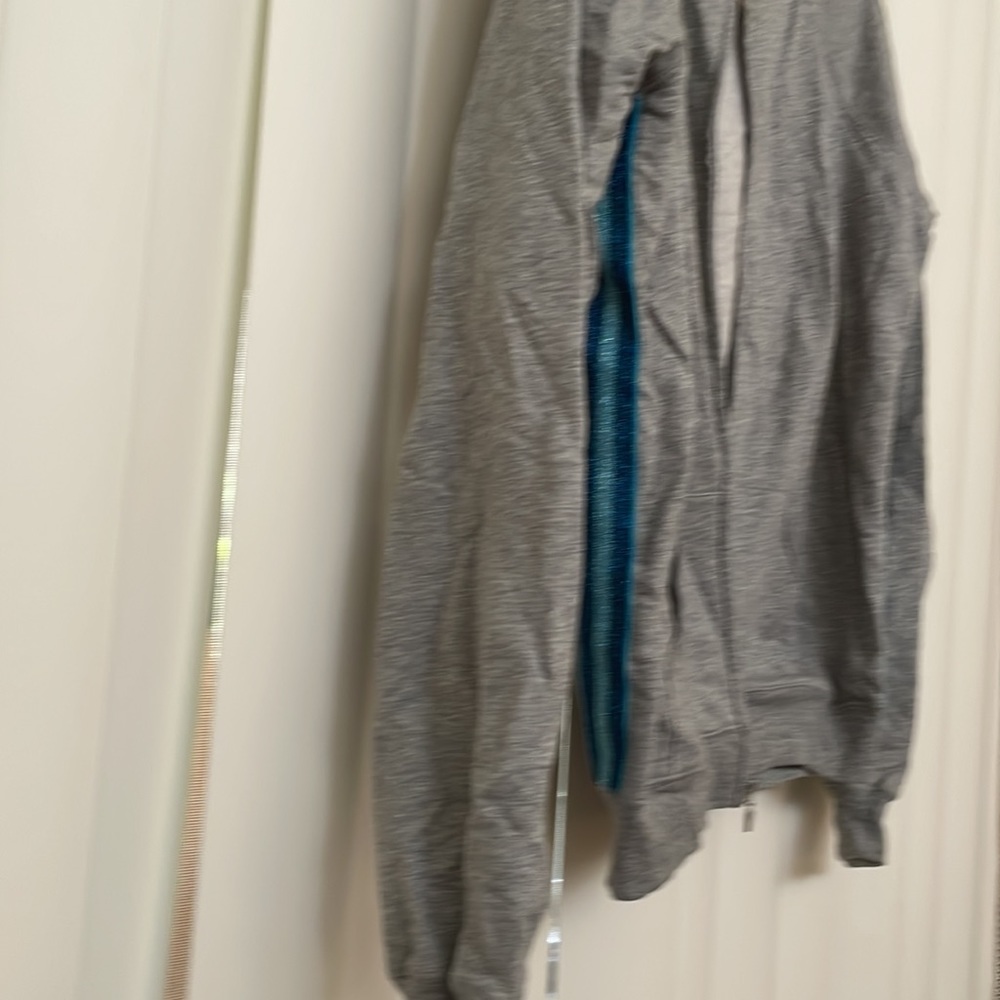 Sweatshirt - Picture 5 of 6